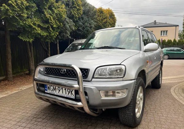 samochody osobowe Toyota RAV4 cena 22900 przebieg: 157213, rok produkcji 1998 z Morąg